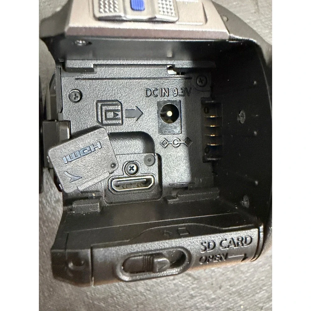 Panasonic HDC-SD9 3CCD HD Camcorder Leica Lens UNTESTED AS-IS Parts Repair